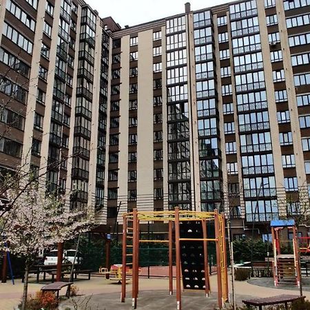 Стильні Апартаменти Атлант Lutsʼk Eksteriør billede